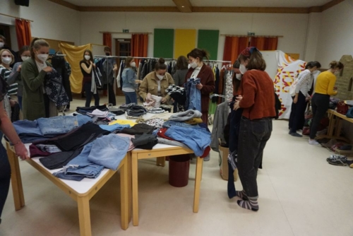 Kleidertauschmarkt